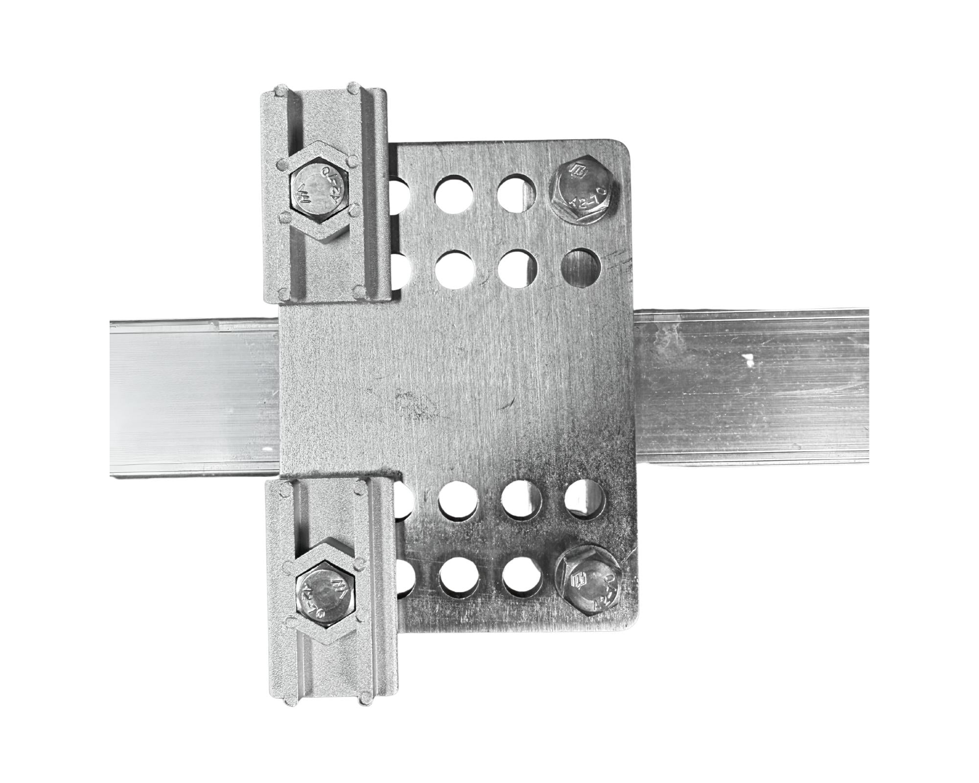 Adapterplatten Dachzeltmontage – für schmale Querträger – Punii Adventure GmbH